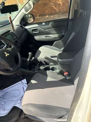 MITSUBISHI L2000 image 5