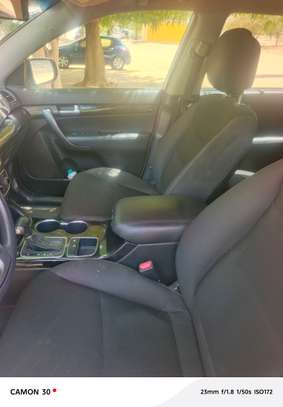 Kia Sorento SUV blanc spacieux prêt à rouler image 3