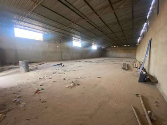 Hangar de 600m2  à Kounoune image 8