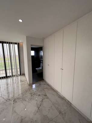 Appartement de 7 pièces pour bureau à louer image 7