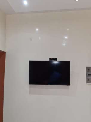 Joli studio meublé image 8