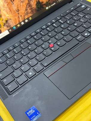 Lenovo T14 gen 6 image 4