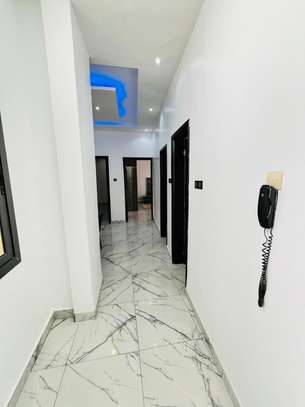 Appartement F2 Meublé à Louer au POINT E image 2