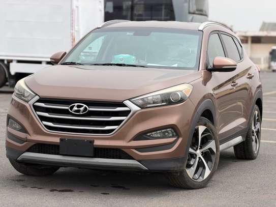 Hyundia Tucson image 6
