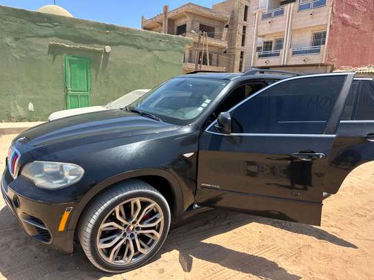 BMW X5 SUV noir spacieux performance image 2