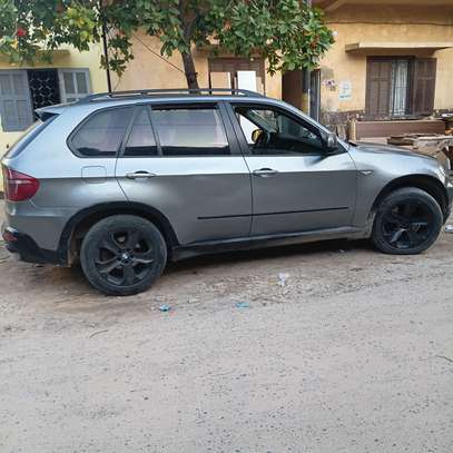 Bmw x5-e70 2011 image 2