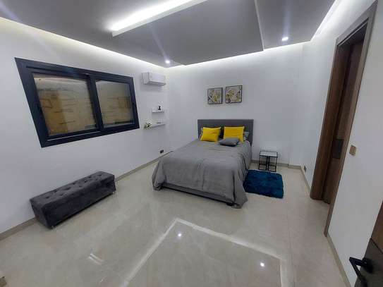Location non meublé - 4 chambres salon Yoff - 300m2 image 9