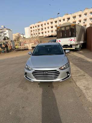 Hyundai élantra image 2