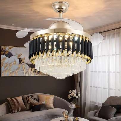 Ventilateur de plafond lustre en cristal rétractable. image 6
