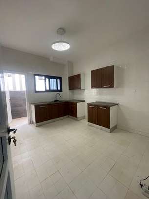 F4 de 160m² à louer usage bureau keur guorgui image 6