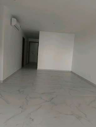 F3 Haut standing image 2