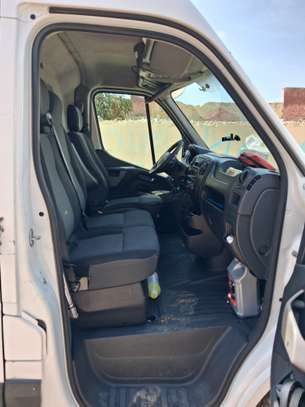 Renault master image 6
