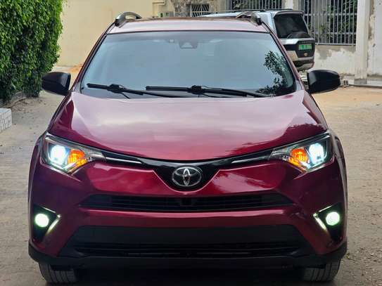 Toyota RAV4 2018 image 2