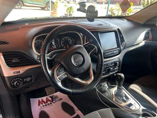 JEEP CHEROKEE 2016 A VENDRE EN URGENCE image 5