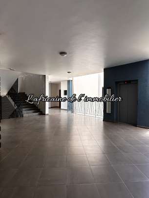 À Louer – Appartement F3 avec Vue sur Mer aux Almadies image 2
