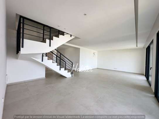 Appartement Duplex à louer aux Almadies image 2