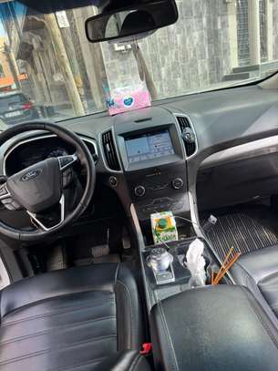 Location de voiture ford edge image 6