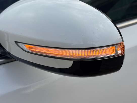 KIA SPORTAGE E X image 6
