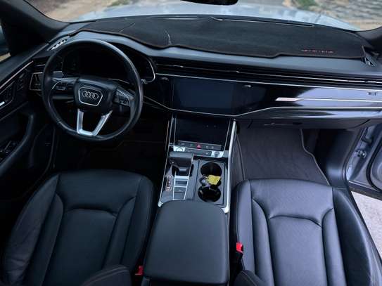 Audi Q8 S-LINE image 13