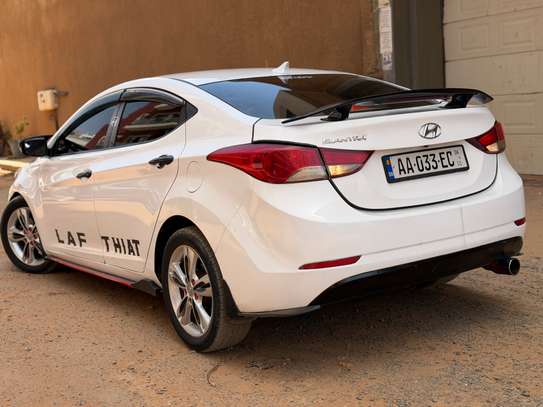 Hyundai Elantra image 4