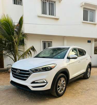 Je vends ma Hyundai Tucson 2016 automatique essence image 9