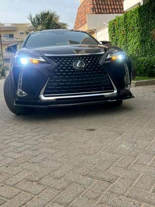 LEXUS UX 300 SPORT image 3