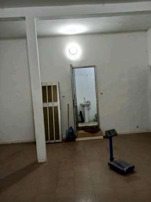 Magasin à louer à la cité Biagui Yoff image 7
