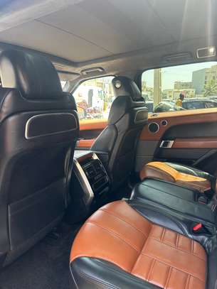 Range Rover sport image 4