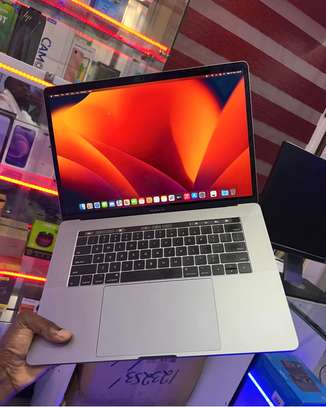 MacBook Pro i7 2018 15 inch image 4