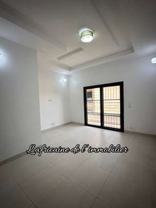 Appartement F4 à louer – Mamelles, corniche image 2