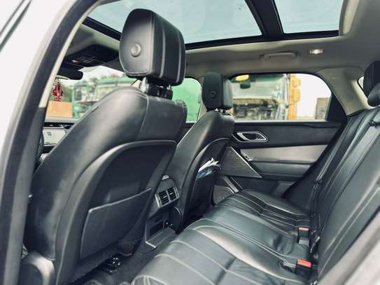 Range Rover velar 2021 image 10