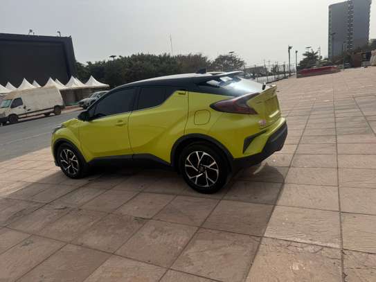 Toyota C-HR SUV Compact vert Fluo Vif Maniable image 6