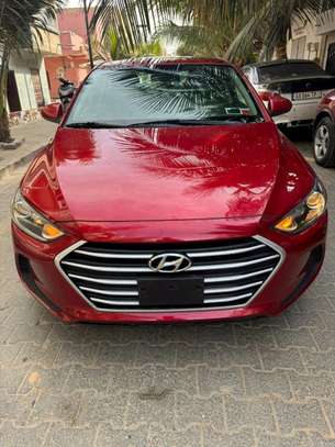 Hyundai Elantra image 9