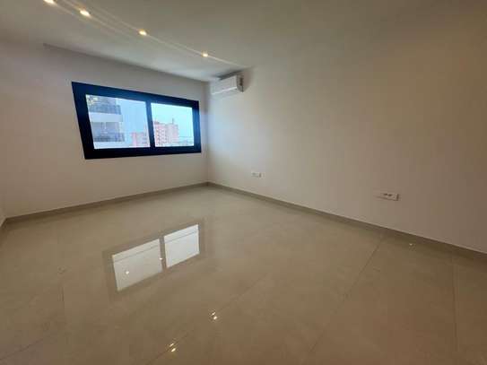 Plateau corniche appartement à louer 4 chambres image 7