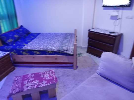 Chambre meublée à la cité Mixta image 1