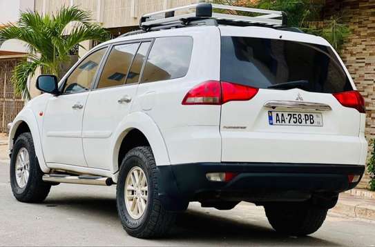 Mitsubishi pajero 2016 image 5