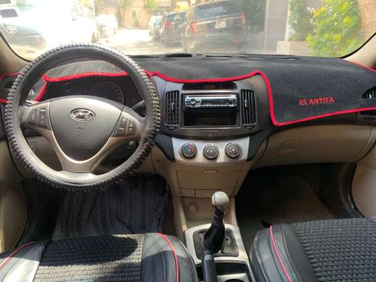Hyundai Elantra image 8