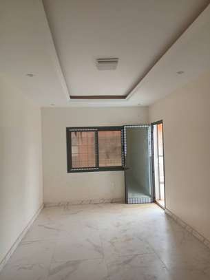 Appartement F4 à la Cité Mbakiyou Faye Mamelles image 5