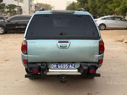 Mitsubishi l200 image 4