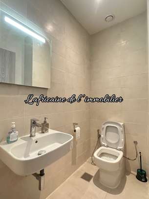 À louer – Appartement F3 meublé à Ngor Almadie image 6