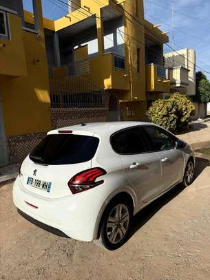 Peugeot 208 Gt image 3