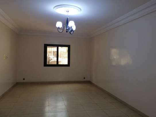 Très joli appartement à louer au Point E image 8