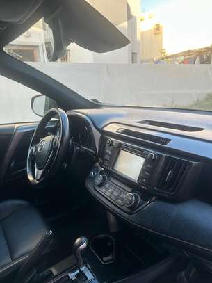 Toyota RAV4 2018 image 7