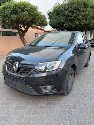 Renault symbol 2019 image 2