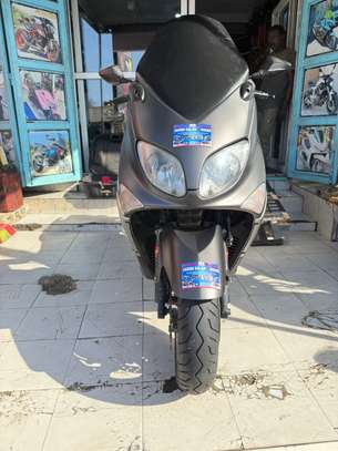 YAMAHA TMAX Année 2008 avec CMC image 1