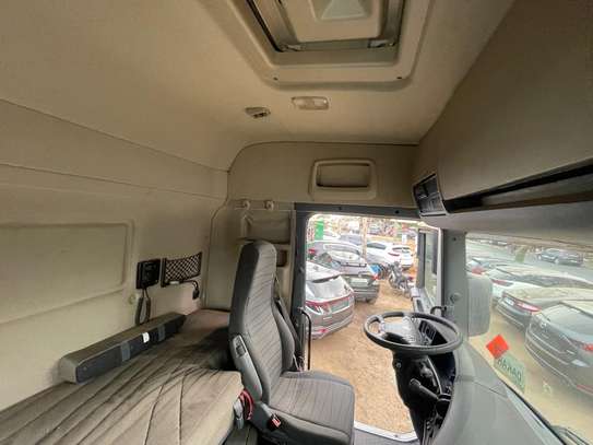 SCANIA Camion 10 roues   2011 image 4