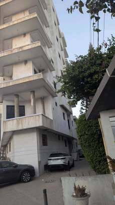 Aloue un grand imoblie r plus image 3