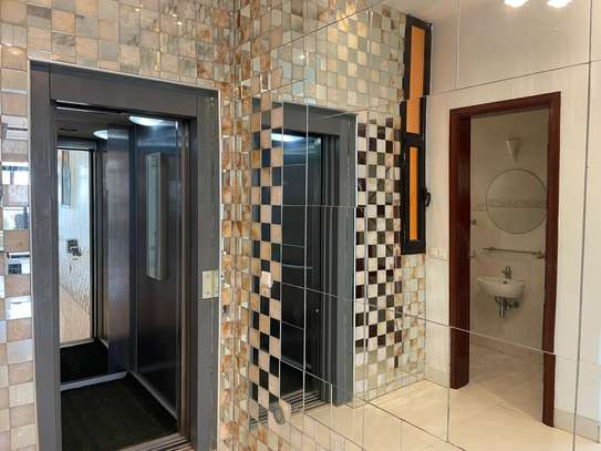 Duplex à louer aux almadies image 12