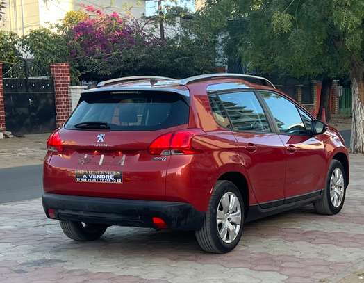 Peugeot 2008 image 8