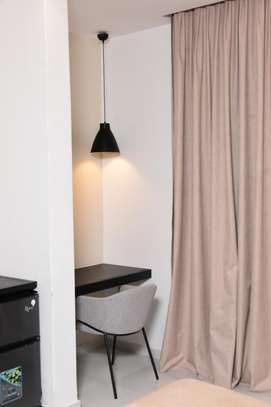 Chambres supérieures de luxe chez KADISS HOTEL, Sicap Foire image 4